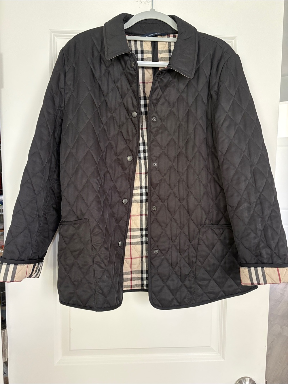 Burberry Black quilted Jacket Logo Tag with Signature Check Trim